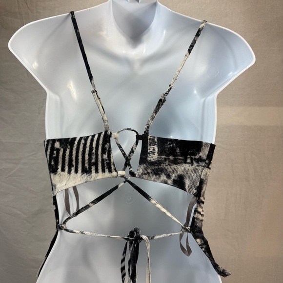 Silence + Noise by Anthropologie Black and White Graphic Fitted Camisole Size S - Picture 2 of 7